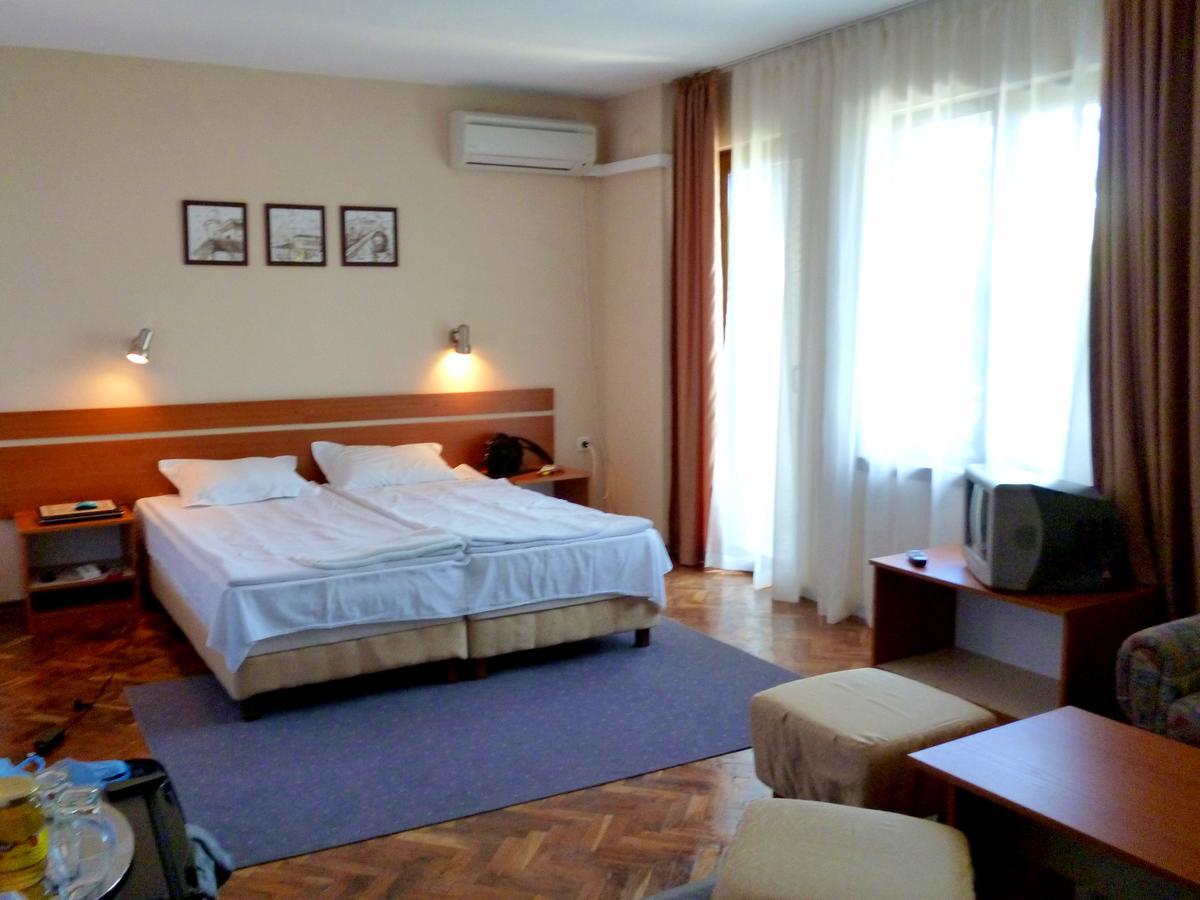 Villa Elfi Golden Sands Ngoại thất bức ảnh